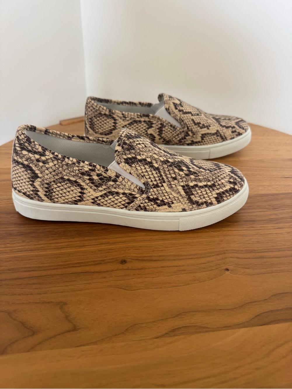 Soho Girl Snake-Print Slip-Ons in Beige and Brown
